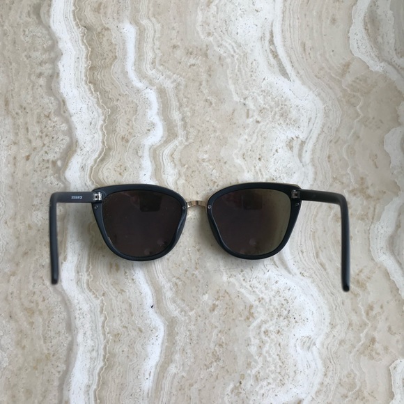 PRETTY BLACK WITH GOLD TONE TRIM SUNGLASSES - Picture 9 of 9